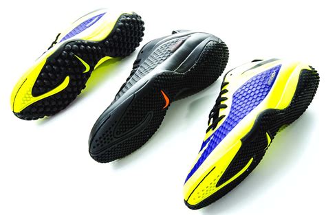The soccer shoes are made from synthetic leather, which is textured all the way through, allowing you better control of the ball for playing indoor soccer. Indoor Soccer Shoes - The Instep