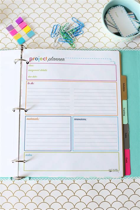 This Amazing Free Printable Student Binder Includes Planning Sheets