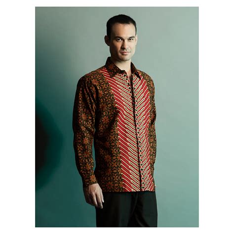 9 Desain Baju Batik Pria Yang Wajib Dimiliki Updated 2021 Bukareview