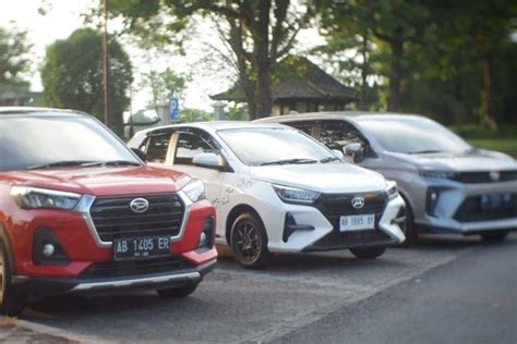 Foto Rapor Penjualan Daihatsu Semester I Sigra Tetap Mendominasi