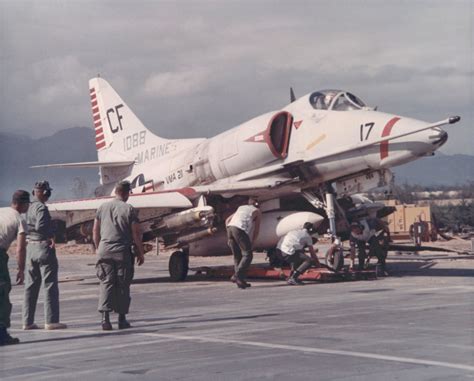 Douglas A 4 Skyhawks Provided Support For Vietnam War