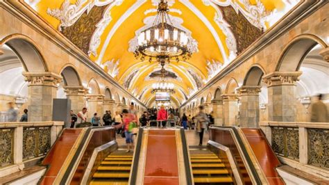 Moscow Subway Stations Are So Beautiful You Should Visit Even If You