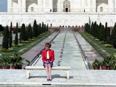 Princess Dianas Famous Photo At The Taj Mahal Sad Backstory Revealed