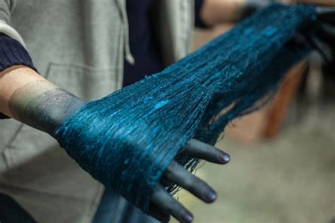 Preserving The Art Of Traditional Japanese Indigo Dyeing How To Dye