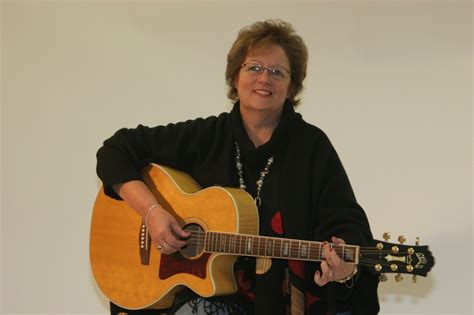 Exclusive Interview With Folk Singer Songwriter Darlene Bailey