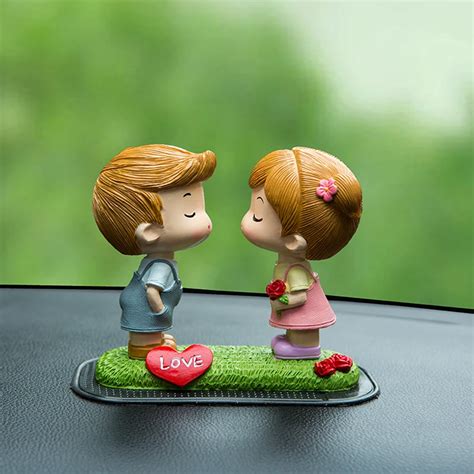 Car Ornament Lovely Kiss Couple Doll Cartoon Resin Decoration