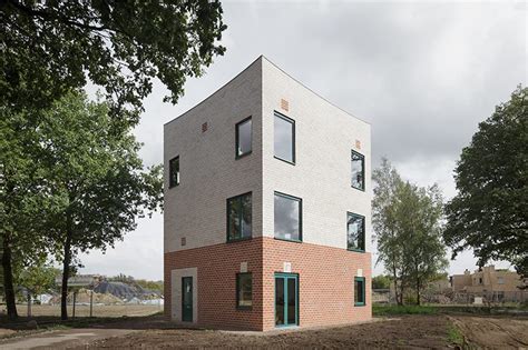 Monadnock Finishes Brick Built Atlas House Outside Eindhoven