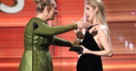 Céline Dion Remet Un Prix à Adele Lors De La 59e édition Des Grammy Awards à Los Angeles Le 12
