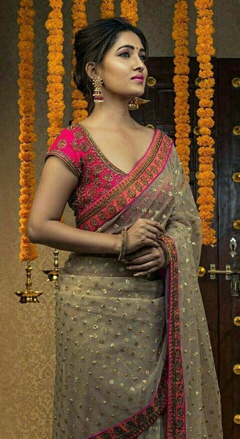 Pin By Sanjay Jeeva On Saree Blouse Designs Indian Wedding Outfits