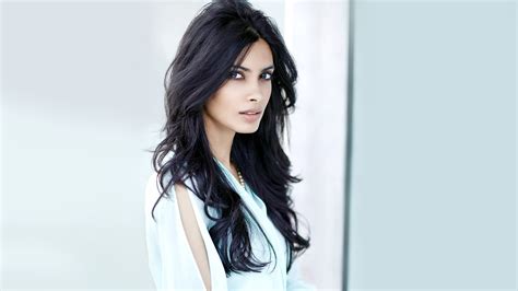 Check out this fantastic collection of lofi gif wallpapers, with 60 lofi gif background images for your desktop, phone or tablet. Diana Penty Wallpapers | HD Wallpapers | ID #14100
