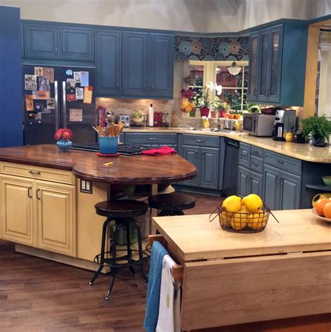 All this quality and craftsmanship can be affordable! 31: Melissa And Joey Kitchen Cabinet Color Going home with ...