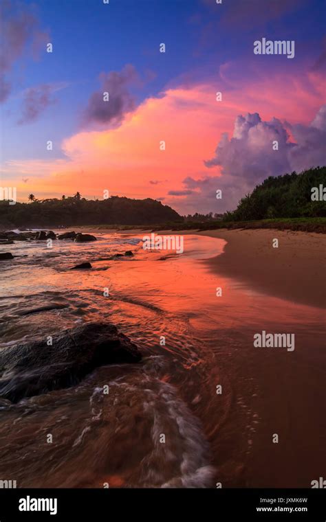 Wonderful Dramatic Sunset At Moragalla Beach Beruwala Sri Lanka Stock