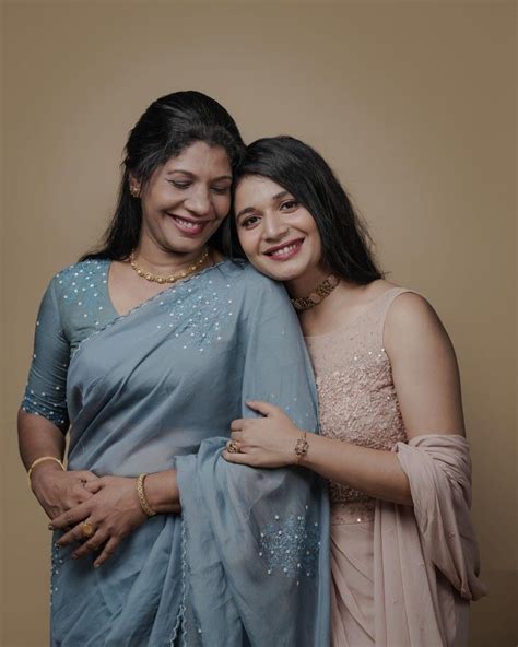 mother daughter pictures mother daughter dresses matching matching dresses fancy sarees party