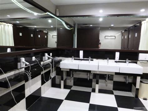 Tetapi fasilitas yang disediakan kapsul hotel tidak kalah dengan hostel atau motel lainnya, seperti sauna maupun kursi pijat pun dapat digunakan bebas. Capsule Hotel Jakarta - Old Batavia in Jakarta - Prices 2020 (How to compare?)