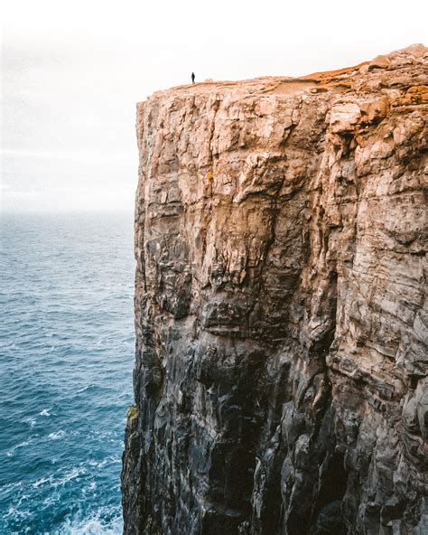 27 Cliff Pictures Download Free Images And Stock Photos On Unsplash