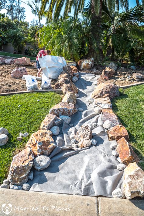 How to build a dry creek bed. The building of a dry creek bed