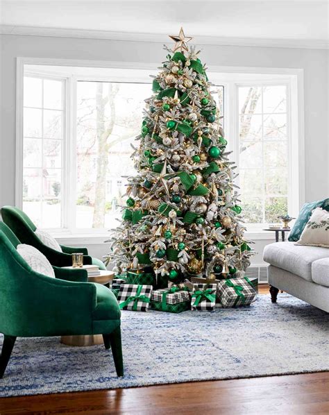 7 Christmas Color Trends That Will Be Huge In 2022