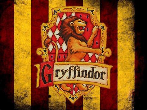Gryffindor Wallpapers Top Free Gryffindor Backgrounds Wallpaperaccess
