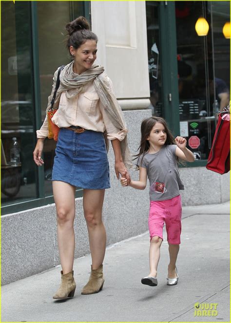 Katie Holmes And Suri Back In The Big Apple Photo 2668412