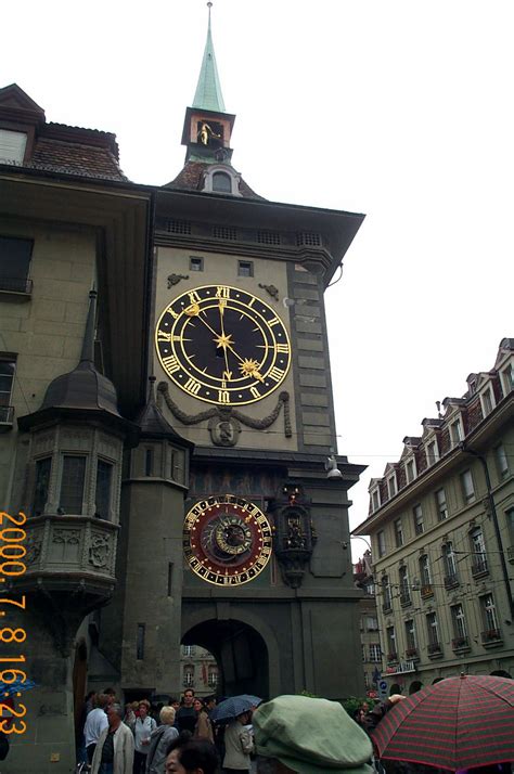 A Famous Clock Tower In Downtown Bern Locais Rio Verde Europa
