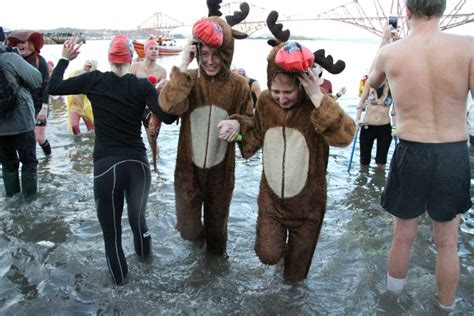 Loony Dook In Pictures Thousands Gather On The Forth For The Big Dip
