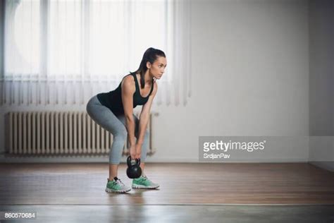 Dumbbell Deadlift Photos And Premium High Res Pictures Getty Images