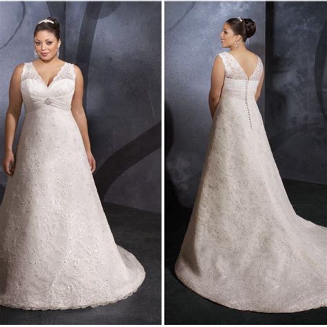15 Plus Size Wedding Dresses To Make You Look Like Queen Magment