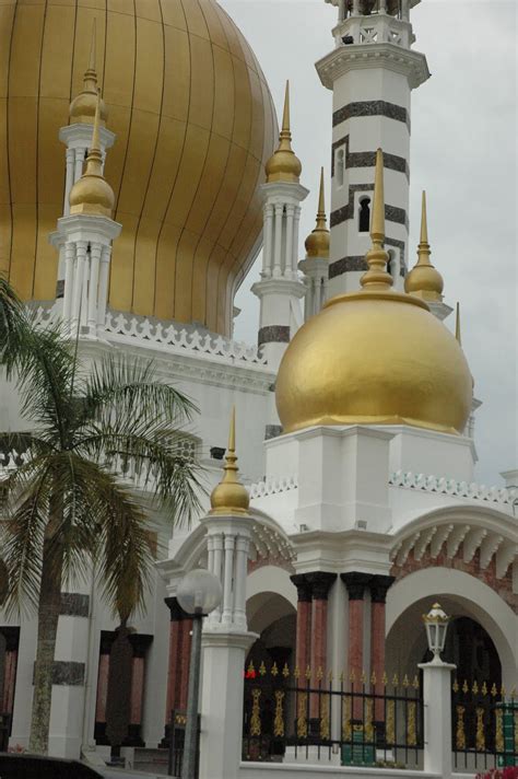 Weather and meteo conditions on sunday21marchin kuala kangsar. Photography: THE UBUDIAH MOSQUE KUALA KANGSAR