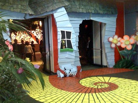 Wizard Of Ox Theme Use Reagans Playhouse As Dorothys House With The
