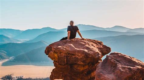 ¿lo Que Viaja Por El Mundo Pero Permanece En Un Solo Lugar