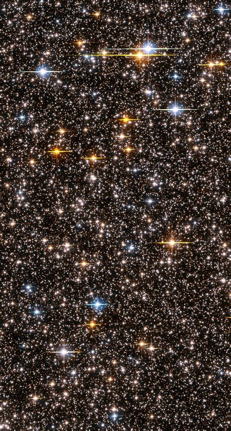 Hubble Captured This Dense View Of Over 150000 Stars In February Of