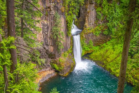 This Southern Oregon Waterfall Road Trip Is The Perfect Getaway That