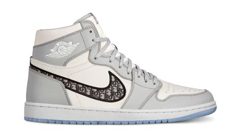 This jordan 1 retro high is composed of a white and grey leather upper with traditional dior monogram print swoosh. Warning: Fake Dior x Air Jordan 1s Are Surfacing | Complex