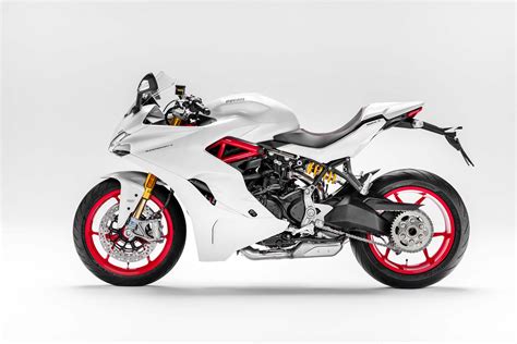 Only the pleasure of sports riding the new supersport embodies ducati values and introduces. 2017 Ducati SuperSport - The Sport Bike Returns - Asphalt ...