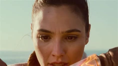 wonder woman is ready to kick ass in brand new trailer video