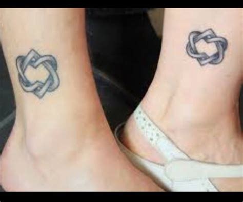 These matching sister tattoos feature a compass with the quote i'll keep you wild, and an anchor with the quote i'll keep you safe. Unbreakable bond tattoo {wrist} | Unique sister tattoos ...