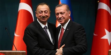 Başbakan erdoğan ve azerbaycan devlet başkanı i̇lham aliyev ortak basın turkish prime minister recep tayyib erdogan and azerbaijan's president ilham aliyev. Aliyev, Erdoğan'a defalarca sarıldı