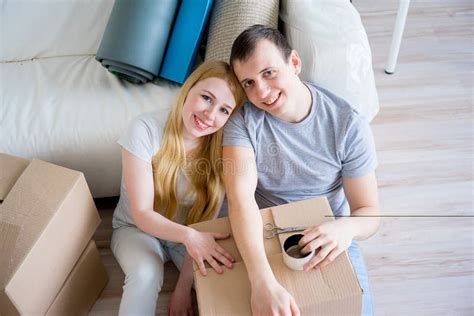 Couple Moving Into New House Stock Image Image Of Indoors Male 91272681