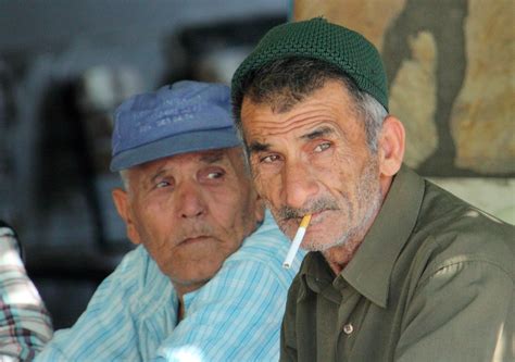 fotoğraf adam kişi grup insanlar eski erkek portre şapka sigara yaşlı yüz dışında