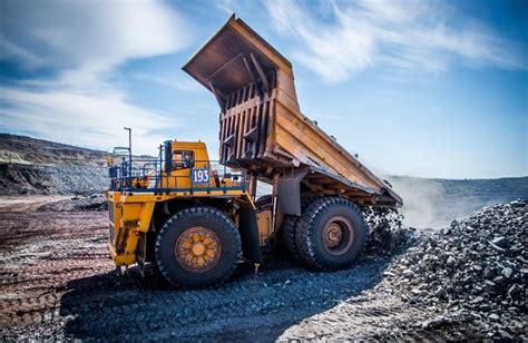 Top 5 Worlds Biggest Mining Dump Trucks Iseekplant