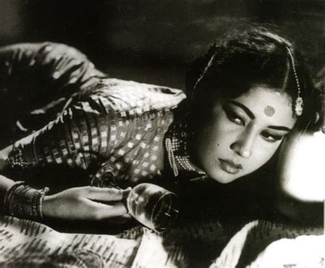 Classic Pose Meena Kumari Bollywood Pictures Vintage Bollywood