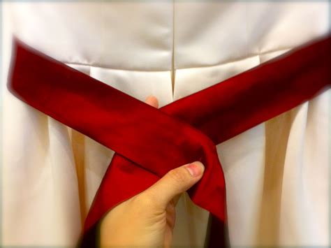 Tying A Perfect Bow A Step By Step Guide Bows Dress With Bow