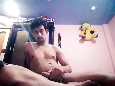 chico indio masturbándose duro xhamster