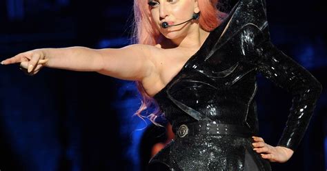 Lady Gaga In Hospital Having Surgery On Hip Mirror Online