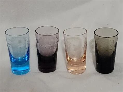 Vintage Set Of 4 Colored Etched Glass Shot Glasses Shooters 15 00 Picclick