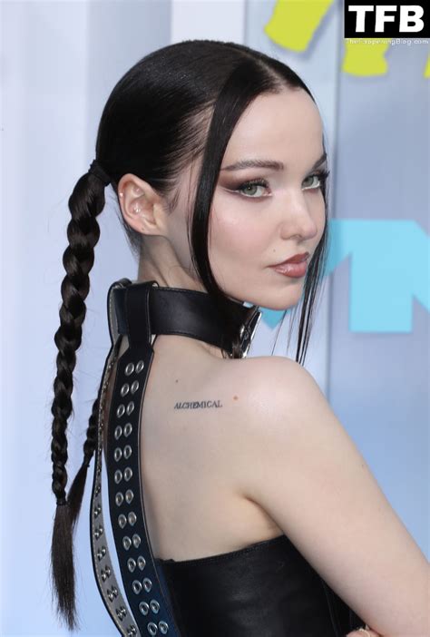 🔴 Dove Cameron Flaunts Her Sexy Tits At The 2022 Mtv Vmas In Newark 56