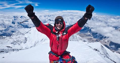 Video Whats It Like To Summit Everest Climber Films The Intense
