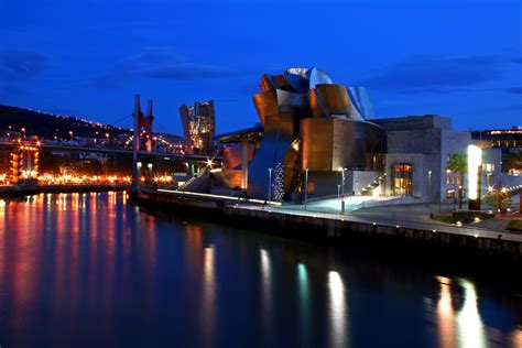 Azulurdina Guggenheim Museoak Bilbo Euskadi Espainia