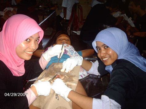 Gambar Sunat Perempuan Indonesia Tradisi Ajaran Agama Bbc Hak Atas Foto