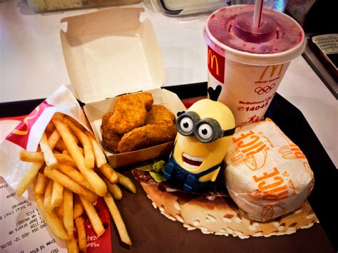 The Daily Nut Minion Happy Meal At Mcdonalds